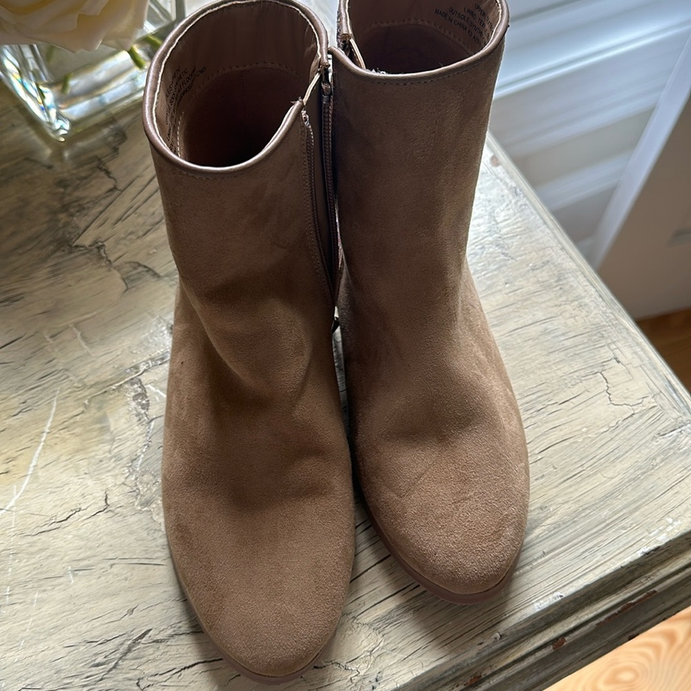 J.Crew kids suede tan boots